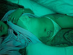 Come to my bed love!