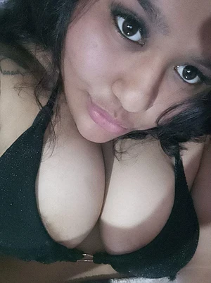 Do you like Latina girls with big tits?🫣😏