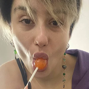 I want something other than Chupa Chups in my mouth