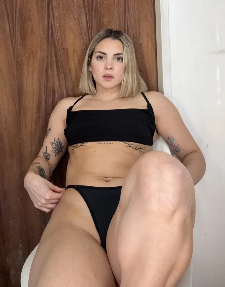 Jpeg artifacts picture of Princess👑🍑