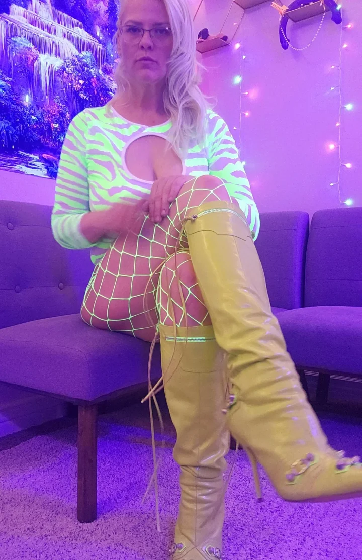 Mommy needs your attention