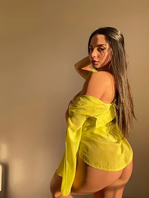 Do you want to see what’s underneath?🫦