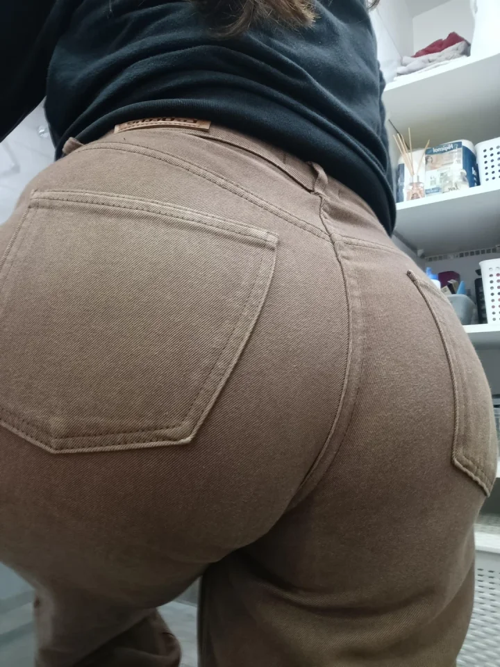 You like brown jeans.