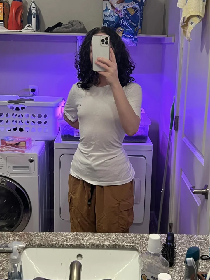 Hand up picture of Lulu Mora