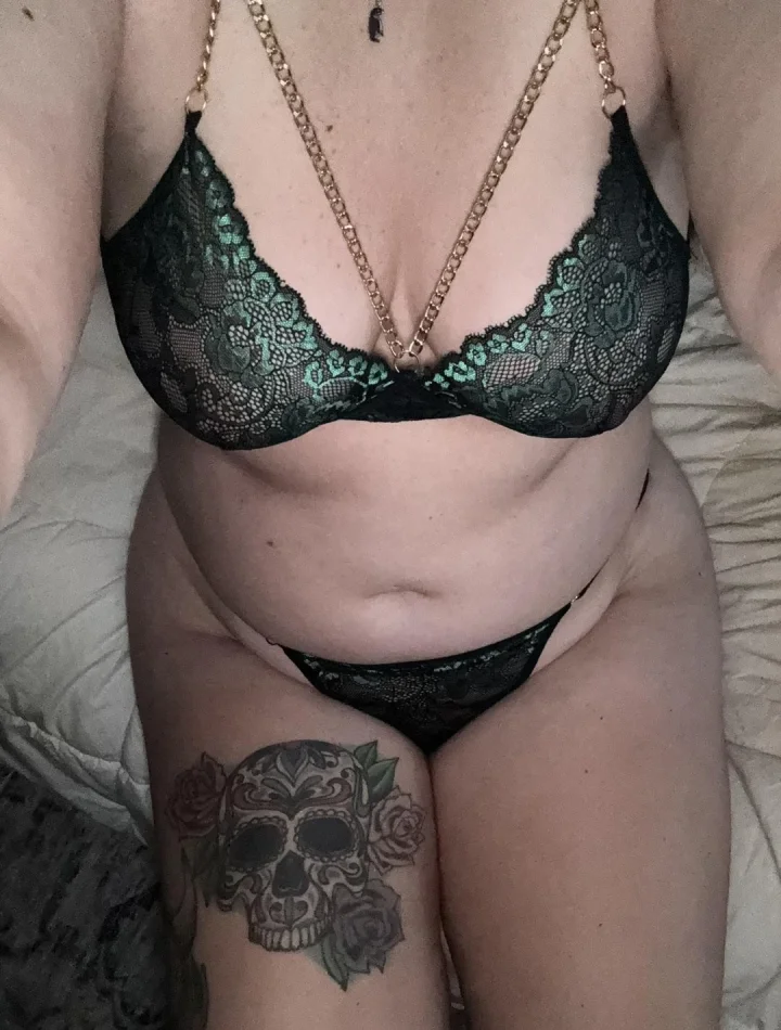 Happy Friday babes