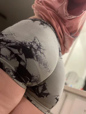 You wanna see this juicy booty bounce?