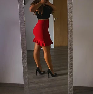 I'm a computer science college girl and love to wear tight clothes to my classes to tease my teachers 😉