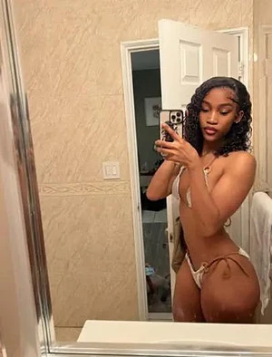 Do you prefer skinny girls with small tits
