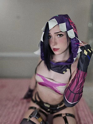 Jinx tries porn 🎬