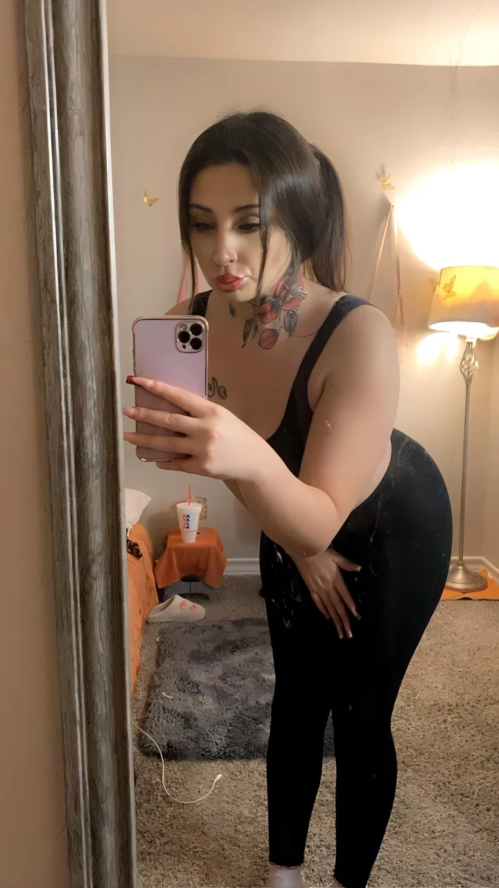 come see my fully unclothed