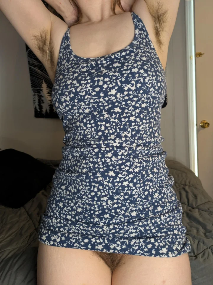 Hairy pussy and hairy pits in a sundress