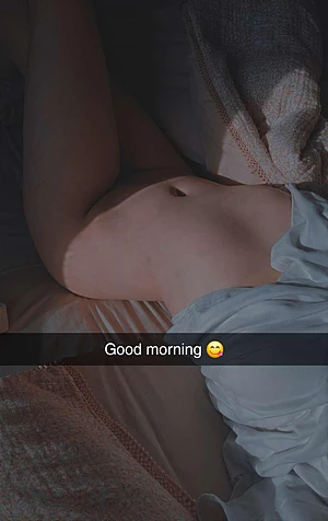 5'2, big tits, and looking for subscribers 🥰