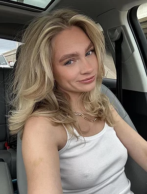 25F Milf who has a freaky side she love to show👀