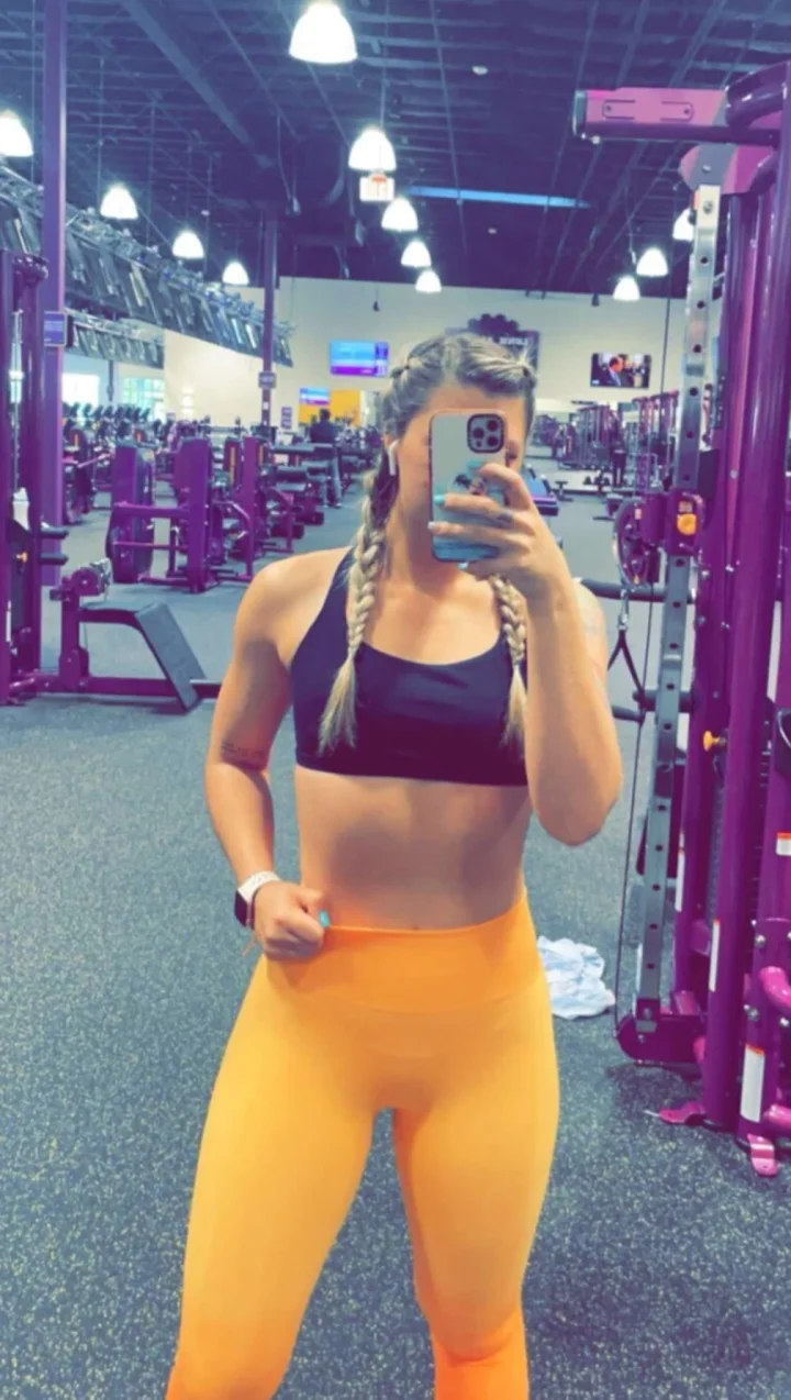 Adjusting clothes picture of Kayce_Kountry