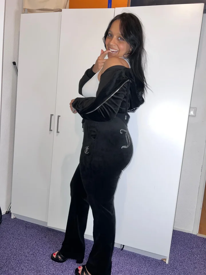 From side picture of Galadriel69