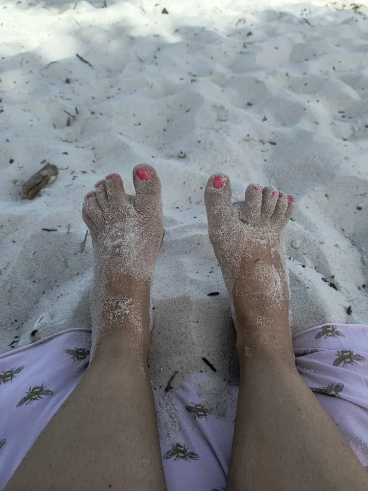 Dirty feet on the beach