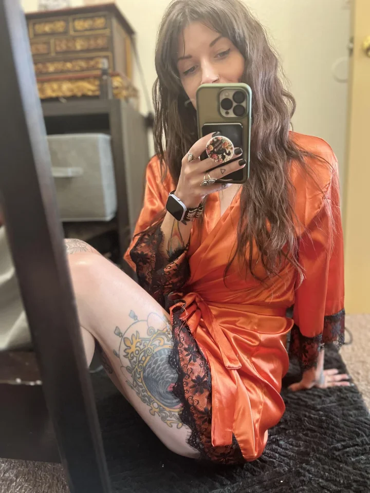 Brunette picture of Rubyeyes