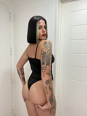 My green highlights give me a different touch from the other girls here