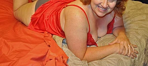 I'm a curvy MILF that just loves to tease!