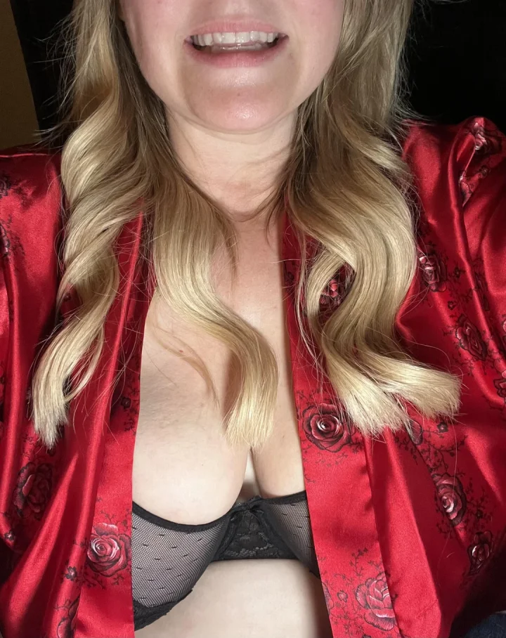 Video drop. Taking it all off and shaking just for you to enjoy.