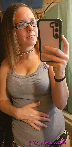 Throwback Thursday…The tease is cute, but the full version in the Lounge is the one that actually ruins your focus for the day 😈🔥 If you want the whole thing, you know exactly where to go.