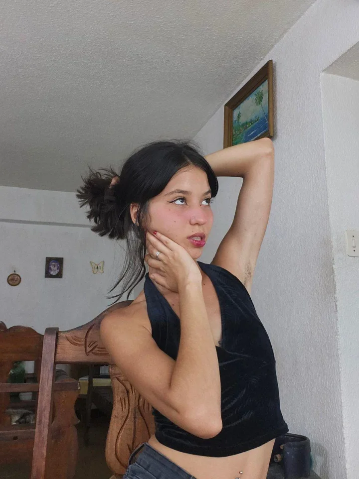 only me only u babe – Stud earrings picture of Veronica (@tinycream)
