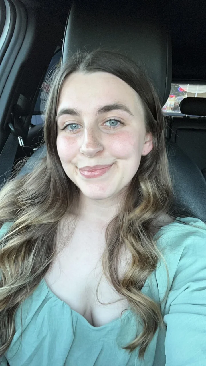 Brunette picture of Sophie🫶🏼