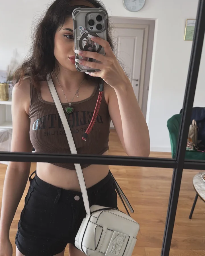 Clothes writing picture of Arianaa