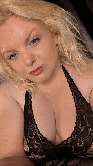 Did I look cute in my live tonight? 💋