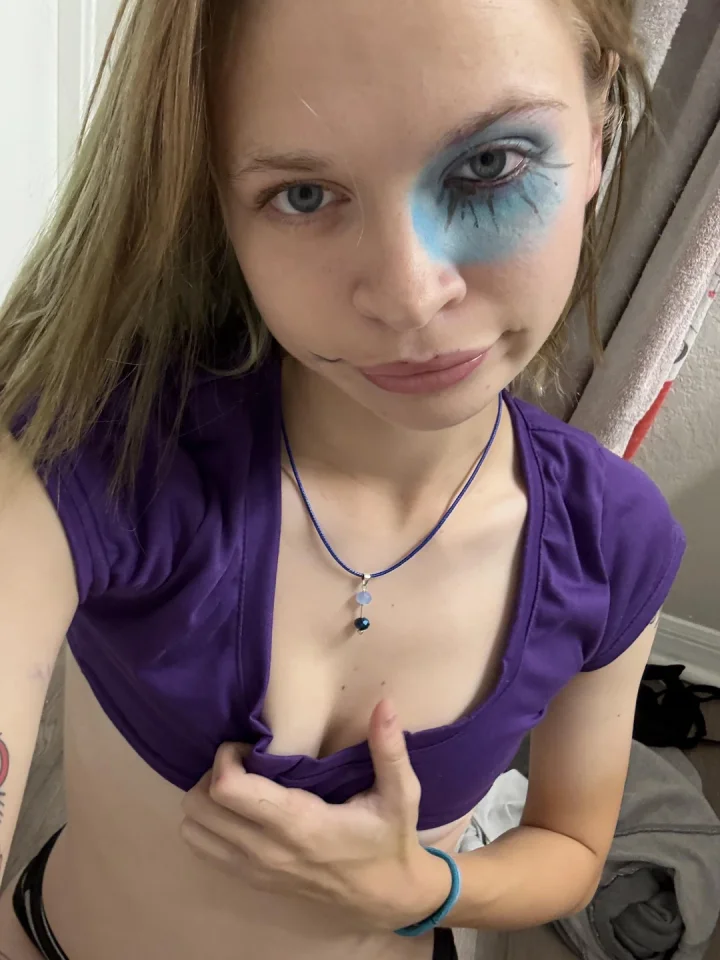 Would you watch my live? – Schminke Foto von Booty princess (@puddinprincexx)