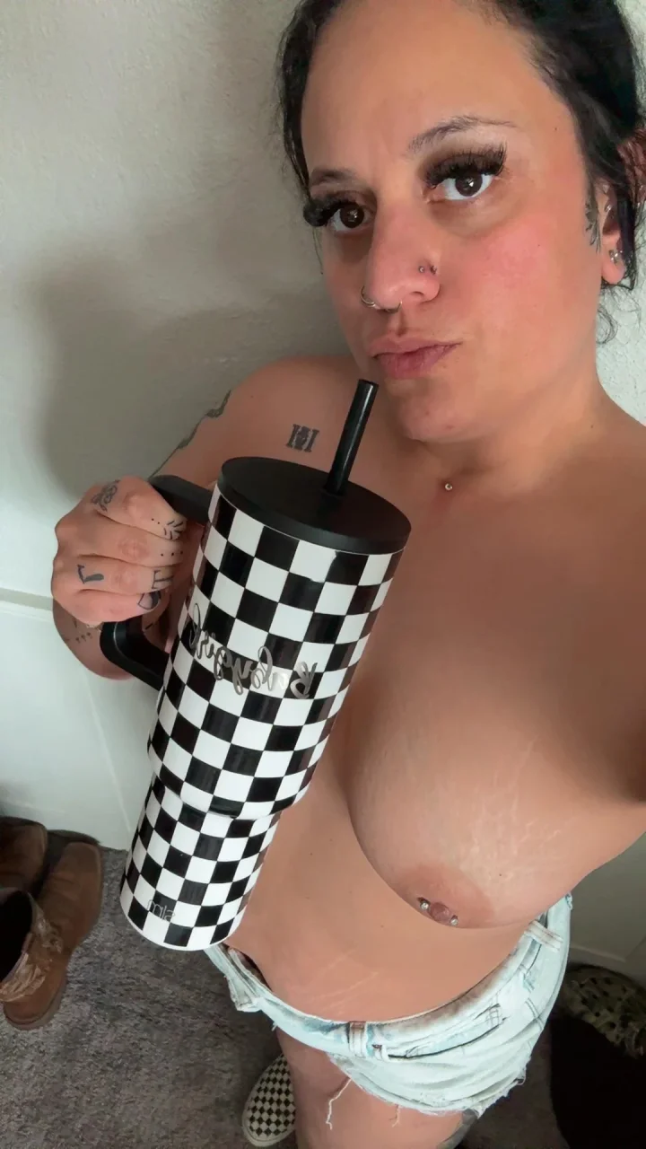 20% off first month if you’re into tatted and pierced milfs