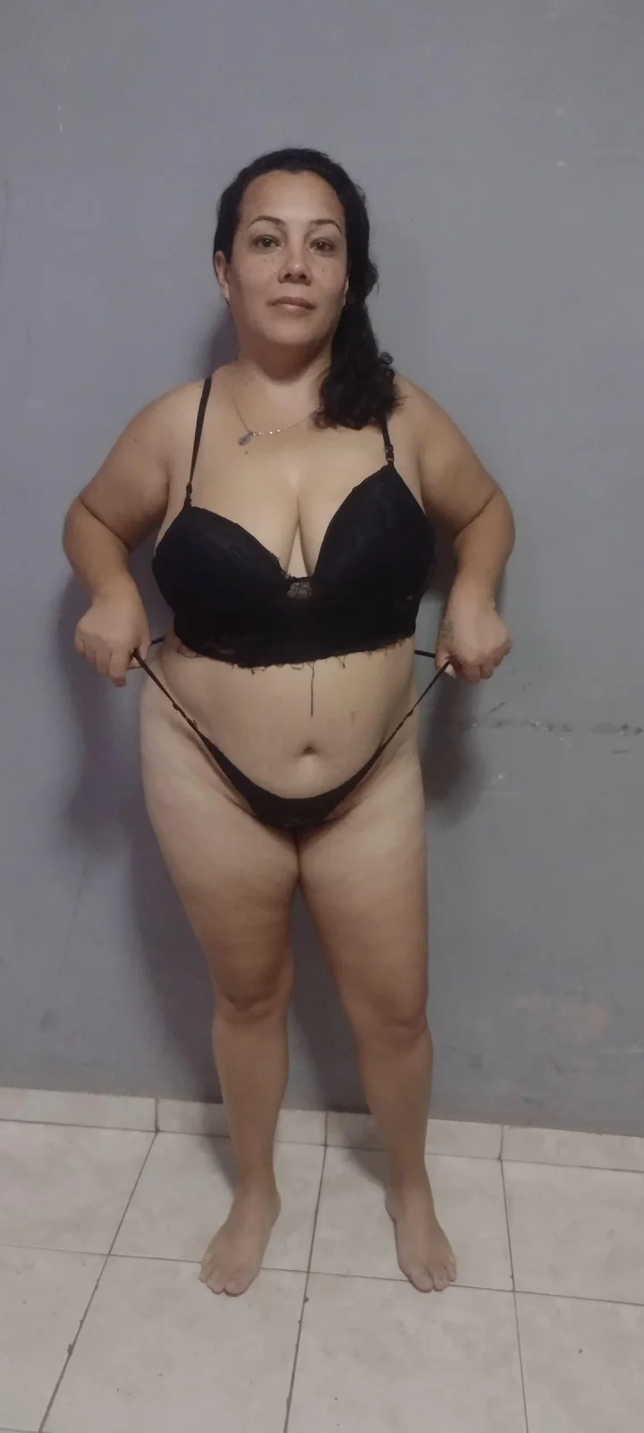Come pamper this milf on your Sunday weekend