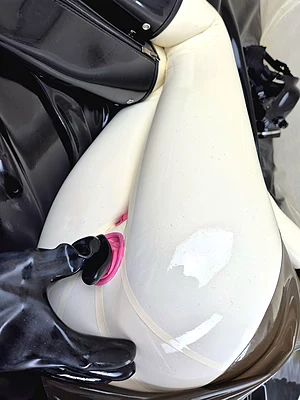 Extreme latex fetish!
