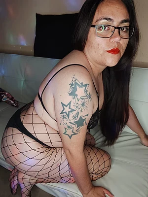 Do you like my red lips and my black thong?