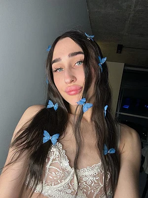 I may look sweet but I will take your load JOIN INN COMENTS