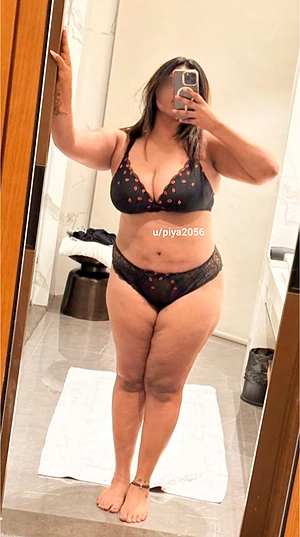 Wanna lick ur sweaty Priya's armpits horny guys?👅 Subscribe my OF below for fun👇