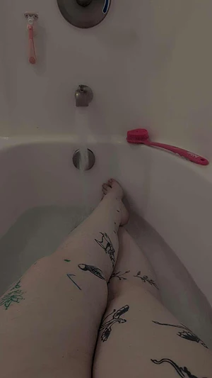 Cum take a bath with me