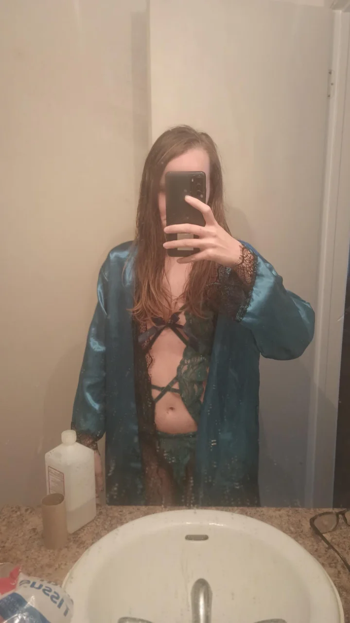 Arm at side picture of Kskittenfree