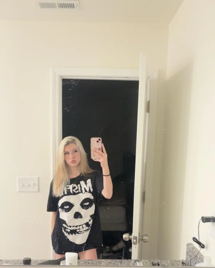 i’m so bored cum play with me