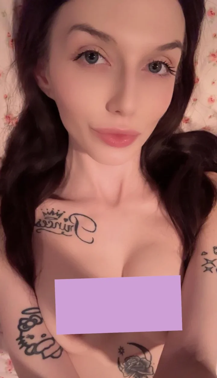 I feel so slutty tonight daddy🤭 – Mascara picture of Lauren (@xolaurenbby)
