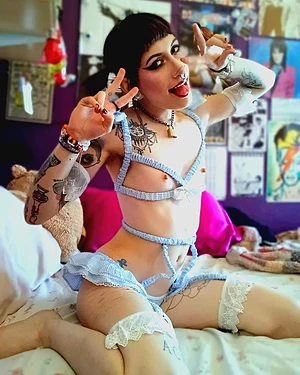 XXS PUNK ROCK Submissive