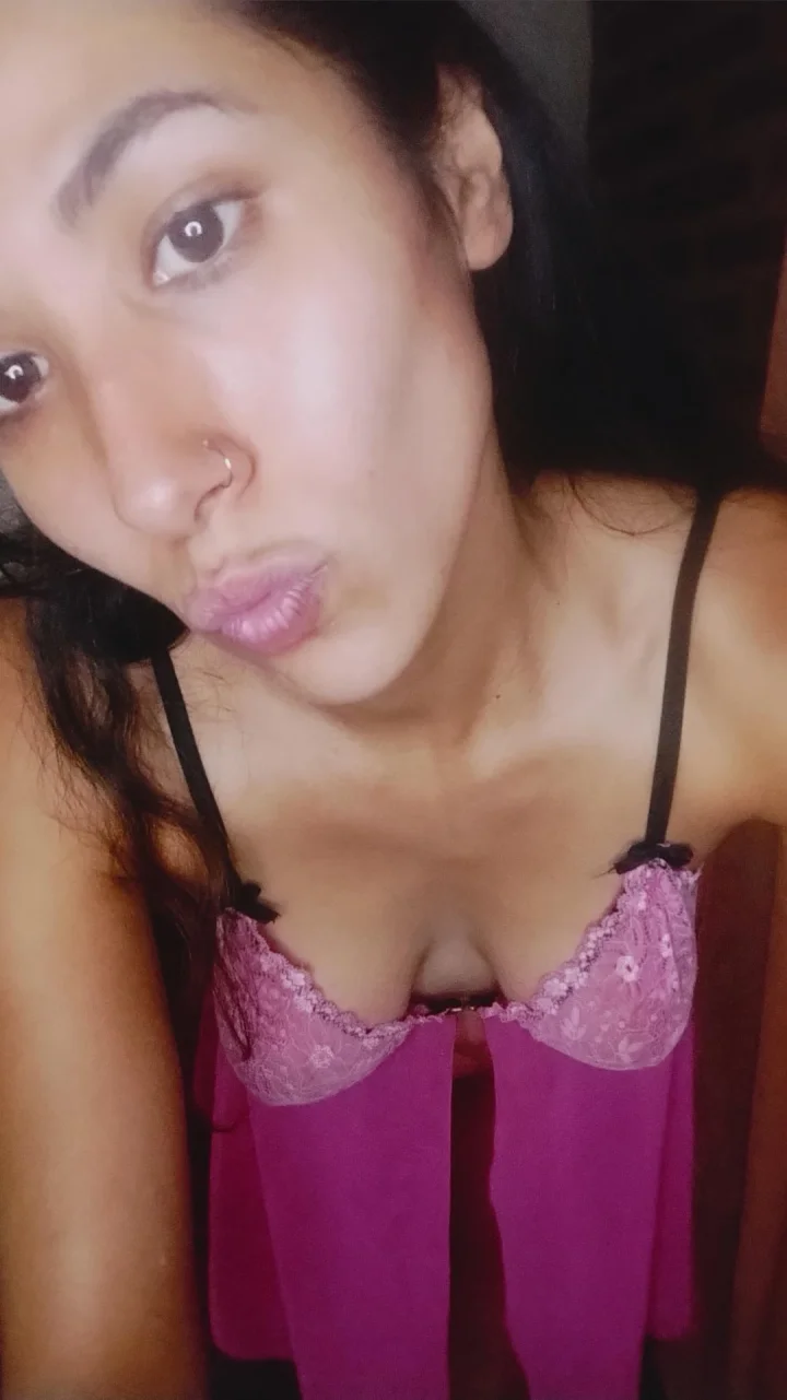 Who wants to play with my tits and have some fun?😈