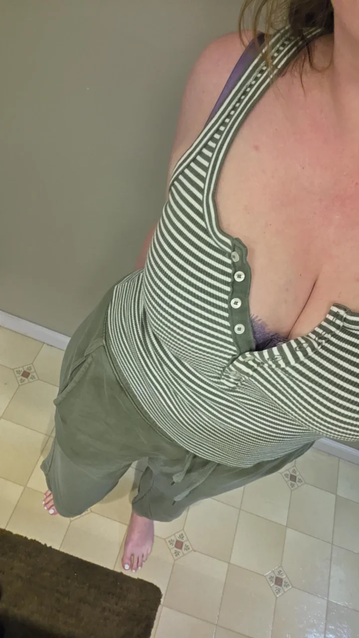 Undress with me 💋