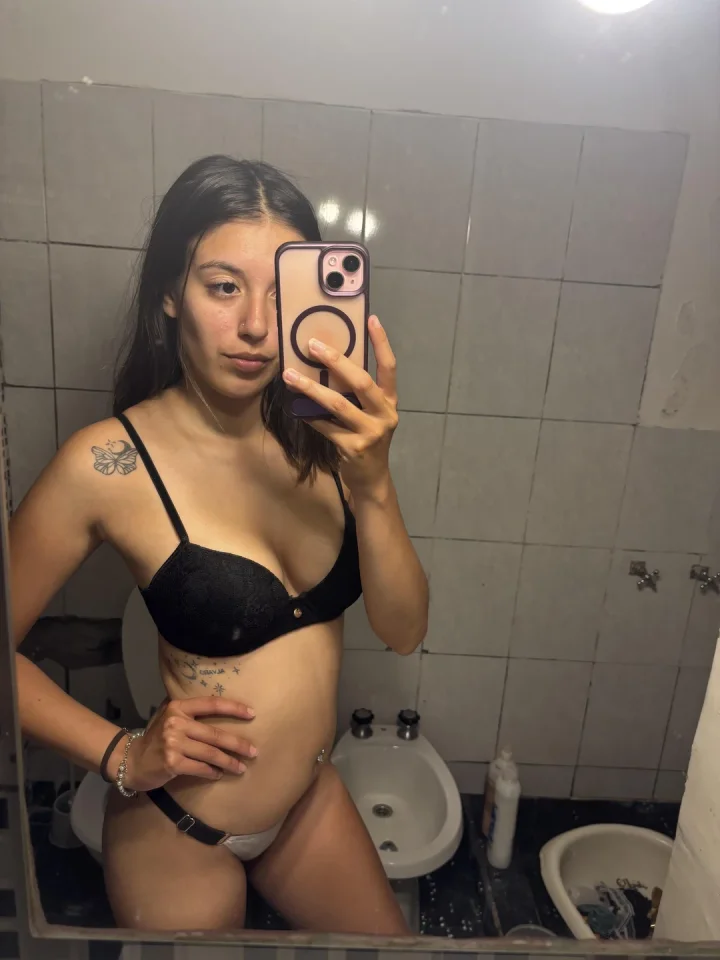 I know seeing me makes your dick hard