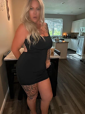 come see whats under this dress