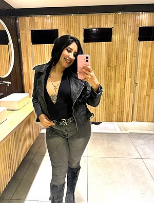 My pussy is very tight in these jeans haha