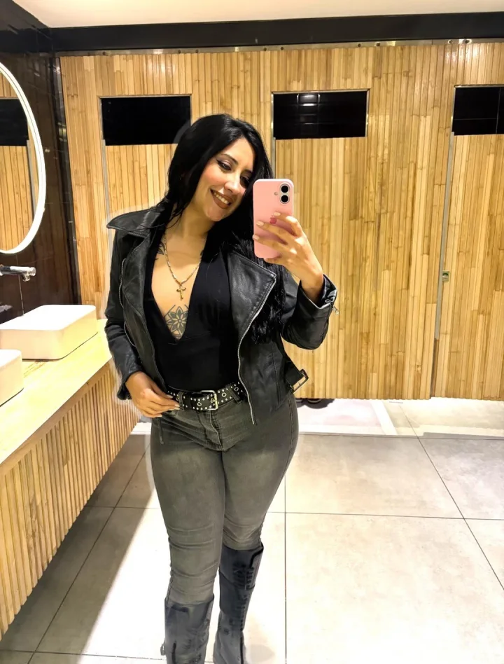 My pussy is very tight in these jeans haha