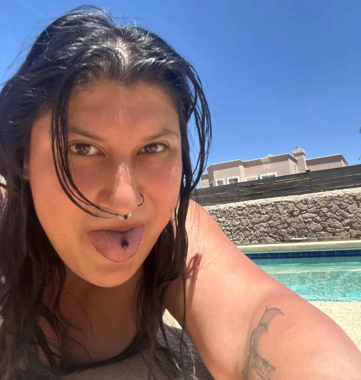 Chill with me poolside yea?