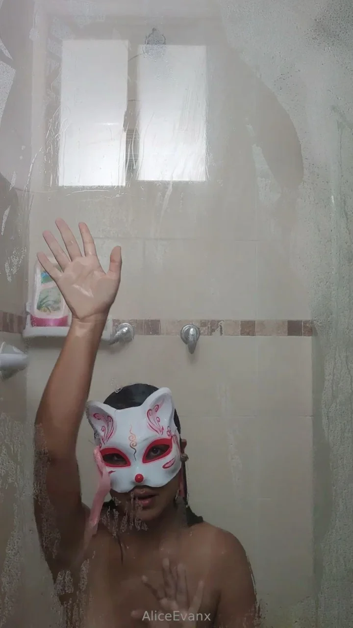 Me acompañas a tomar una ducha?