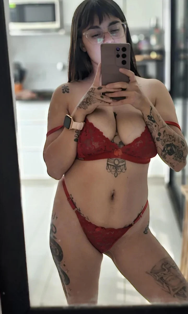 Strap slip picture of Gaia ✨️❤️‍🔥